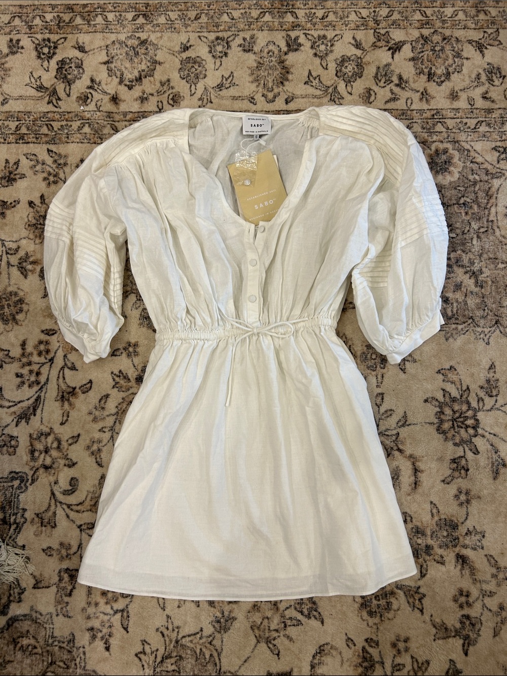 NWT! Sabo Tara Dress
White Cotton Mini Dress with Pintuck Sleeve Detail